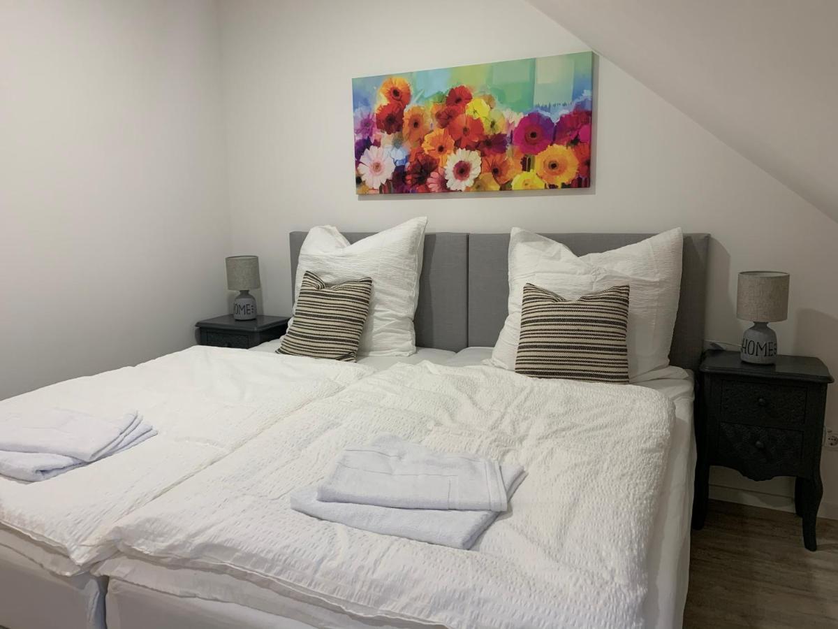 פולדה Niwas Apartments מראה חיצוני תמונה